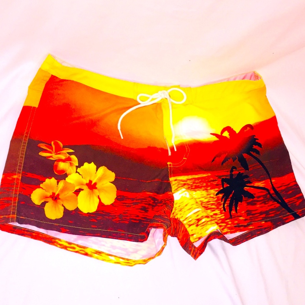 PHOTO PRINT SWIM SHORTS